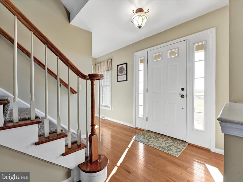 405 N Millbach Rd - Photo 2 of 20