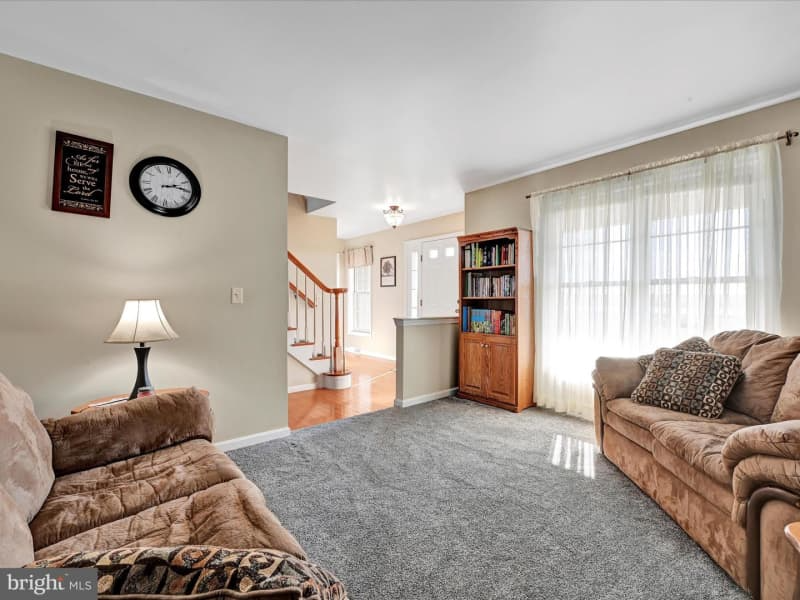 405 N Millbach Rd - Photo 3 of 20