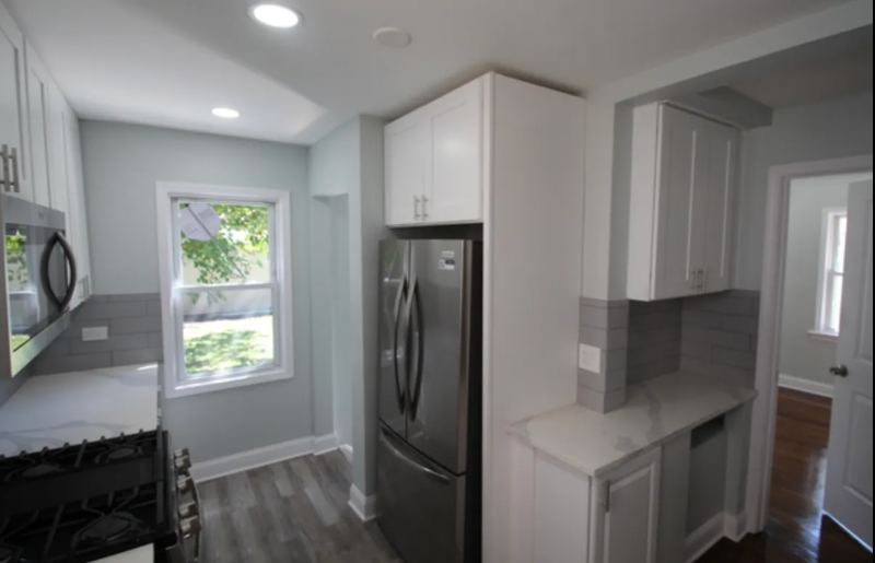 14511 S Wentworth Ave - Photo 2 of 11