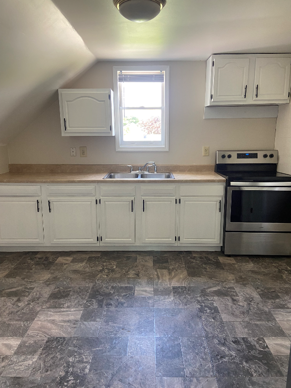 130 Garfield Ave - Photo 2 of 6