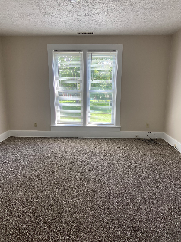 130 Garfield Ave - Photo 3 of 6