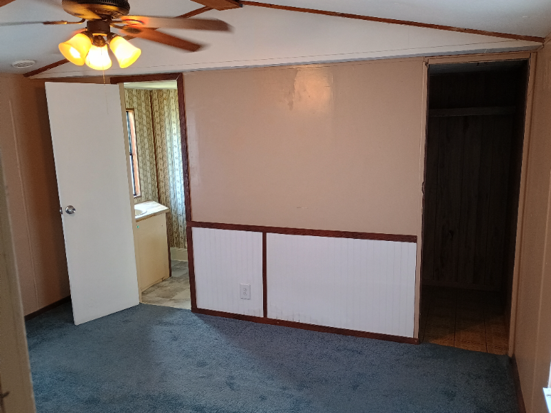 144 Se Guinevere Ct - Photo 4 of 17