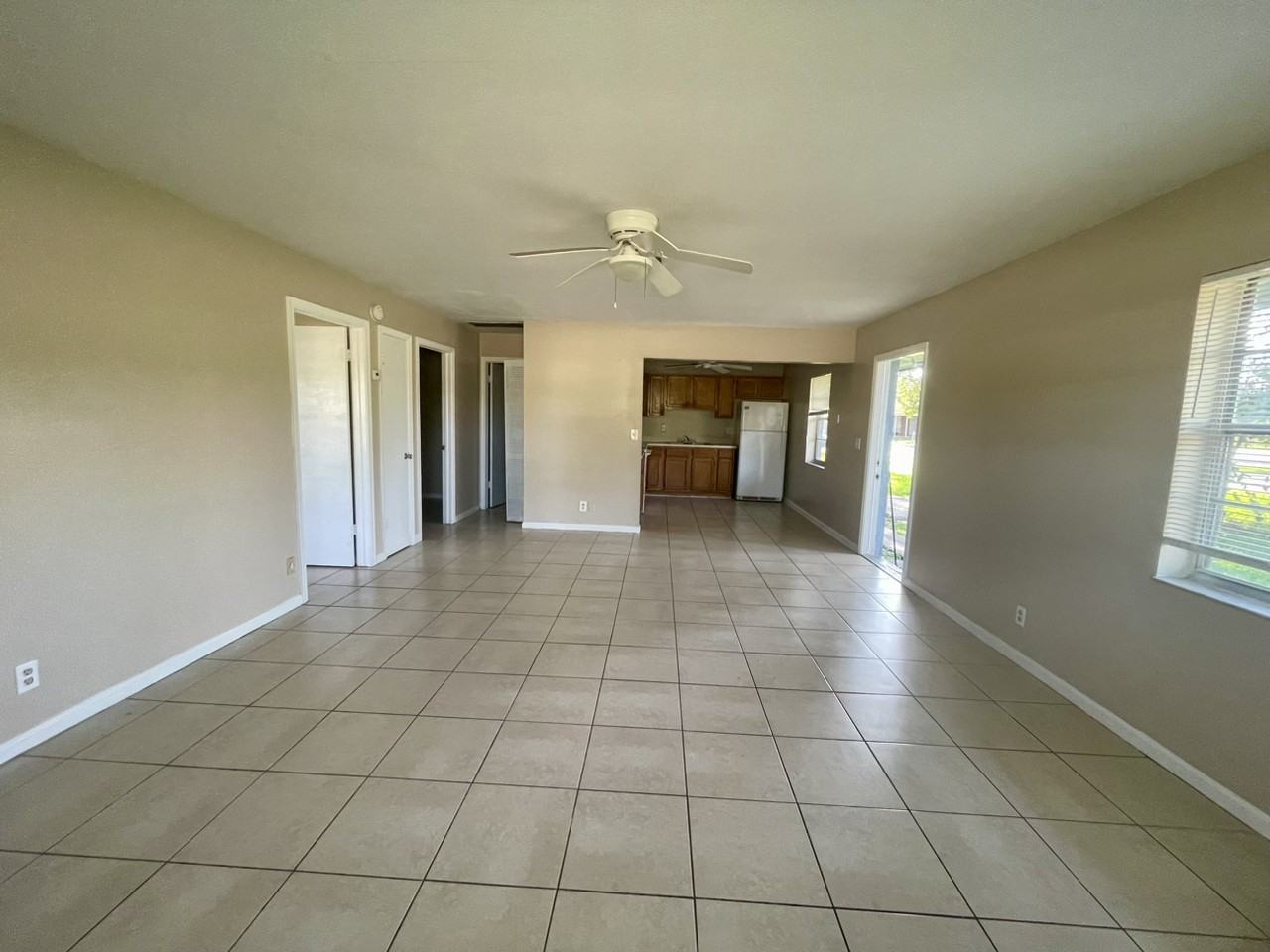 1570 E Breezy Ln - Photo 3 of 13