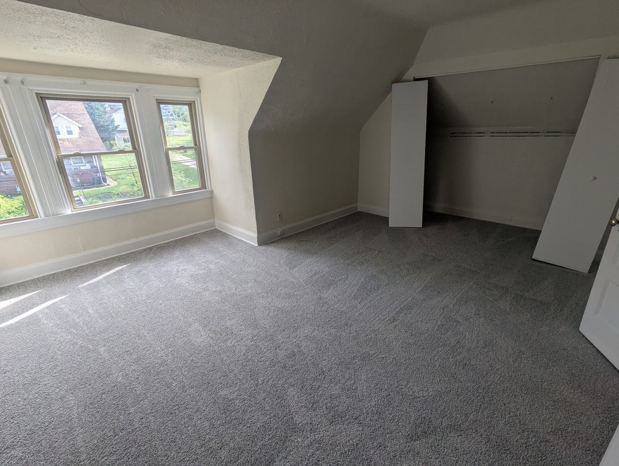539 Orchard Ave #3 - Photo 3 of 20