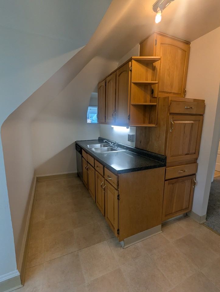 539 Orchard Ave #3 - Photo 4 of 20