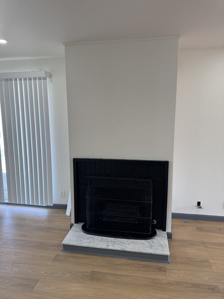 282 Wayne Ave #4 - Photo 3 of 5