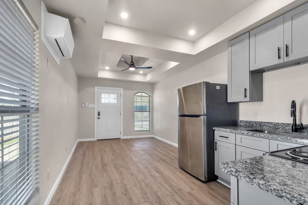 3042 Opelousas St #C - Photo 7 of 23