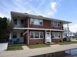 featured image of 725 E Broadway