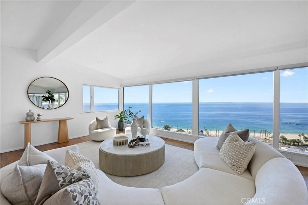 31161 Holly Dr - Photo 4 of 46