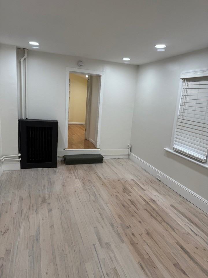 Carpenter Ave #2 - Photo 2 of 10