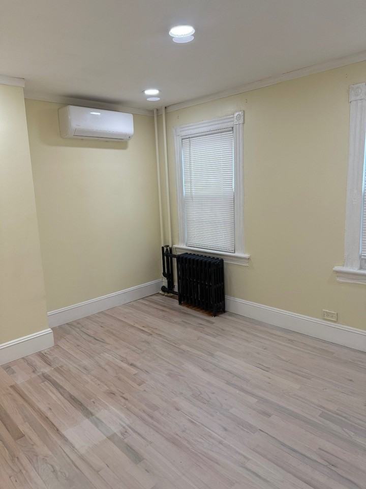 Carpenter Ave #2 - Photo 5 of 10