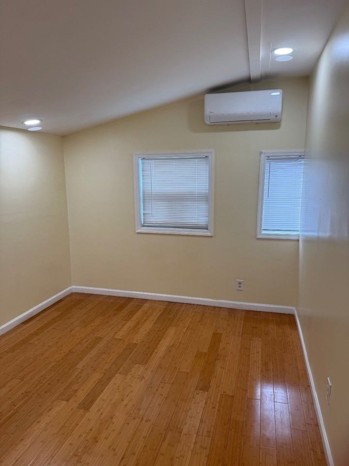 Carpenter Ave #2 - Photo 6 of 10