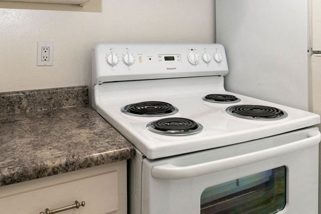 Solaris Apartments - Photo 6 of 38