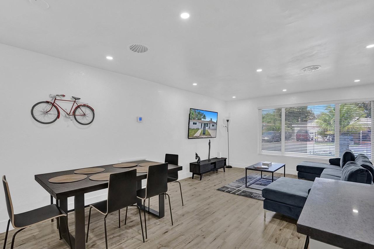 Ne 162nd St - Photo 6 of 11