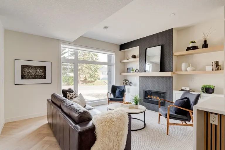 1923 26 Ave Sw - Photo 2 of 30