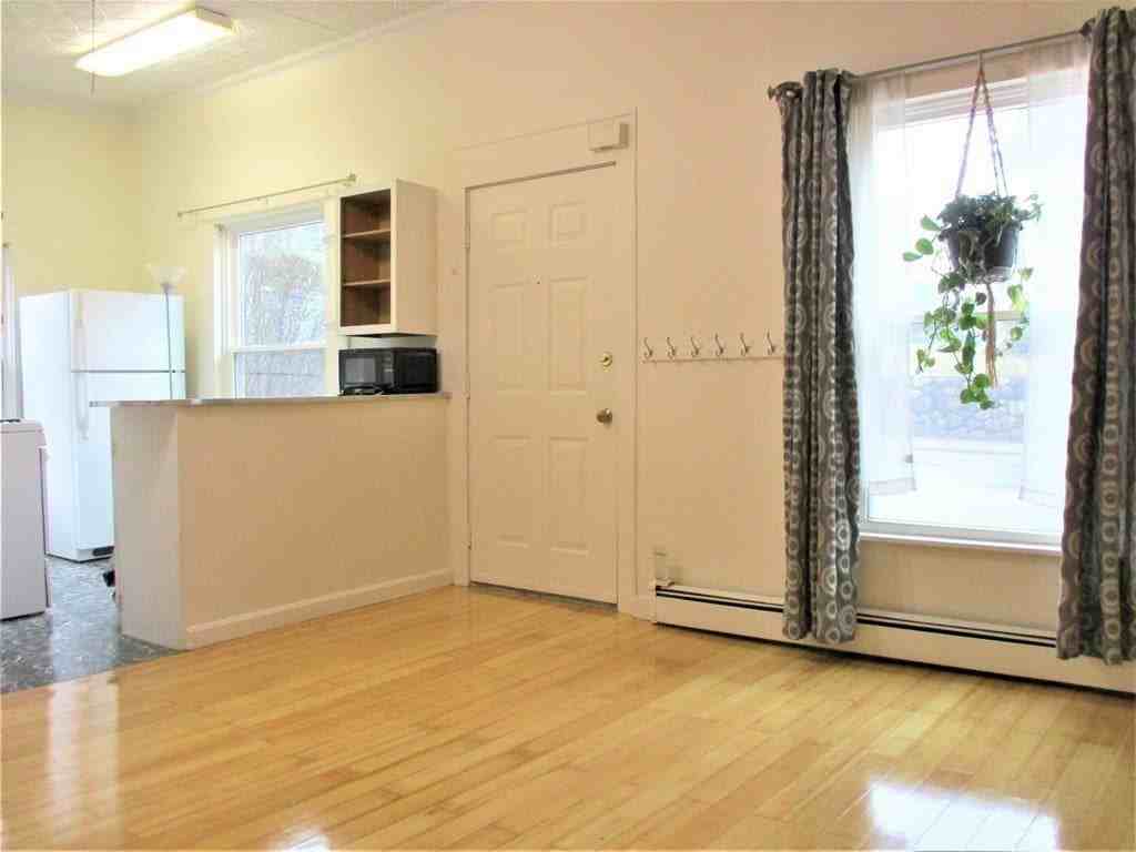 63 Arlington St - Photo 2 of 9