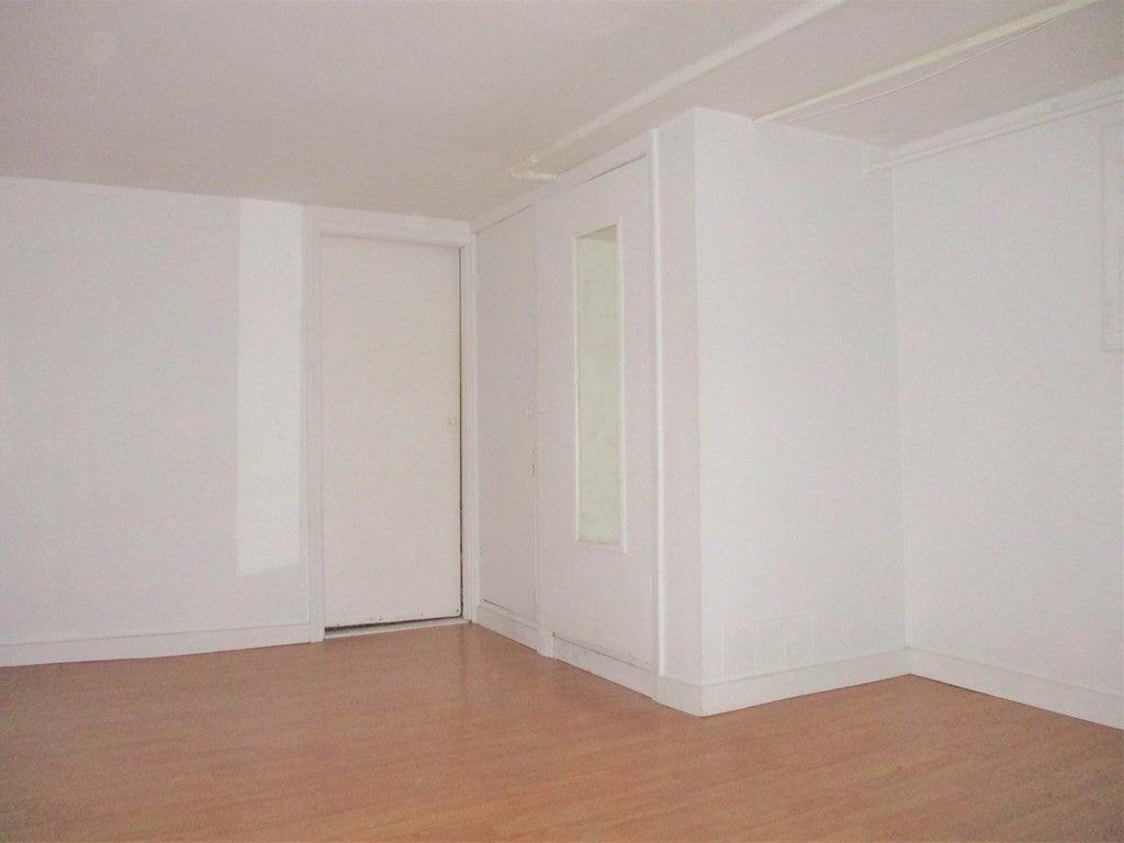 63 Arlington St - Photo 4 of 9