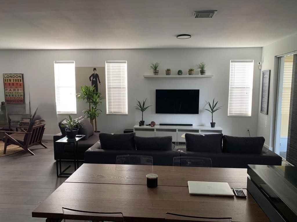 10727 Nw 75th Ter - Photo 4 of 8