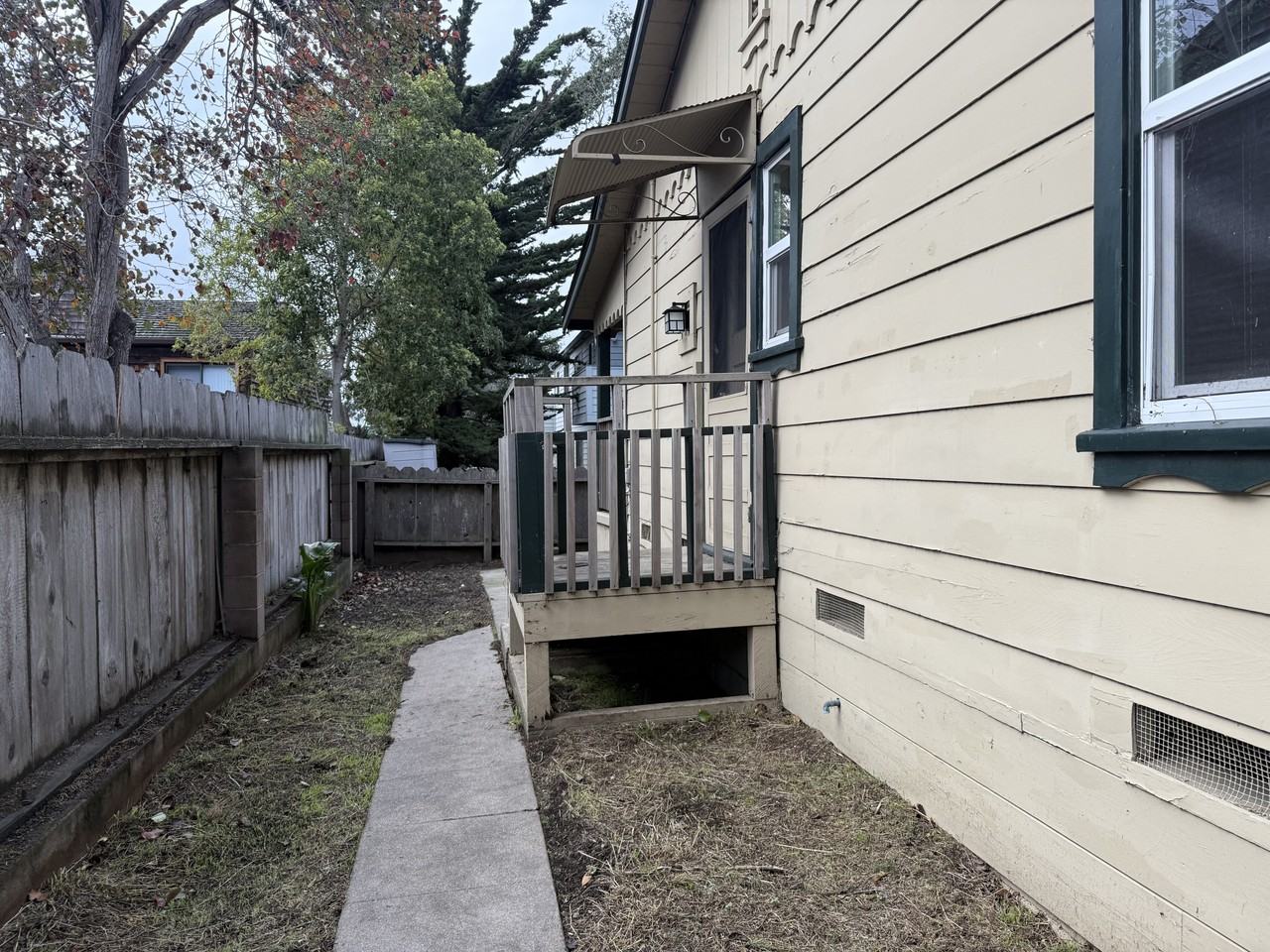 464 Ramona Avenue - Monterey - Photo 3 of 17