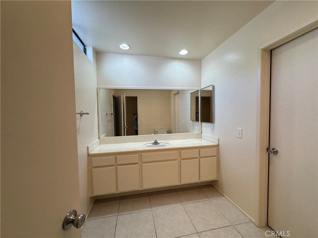 254 Spruce Ct - Photo 7 of 17