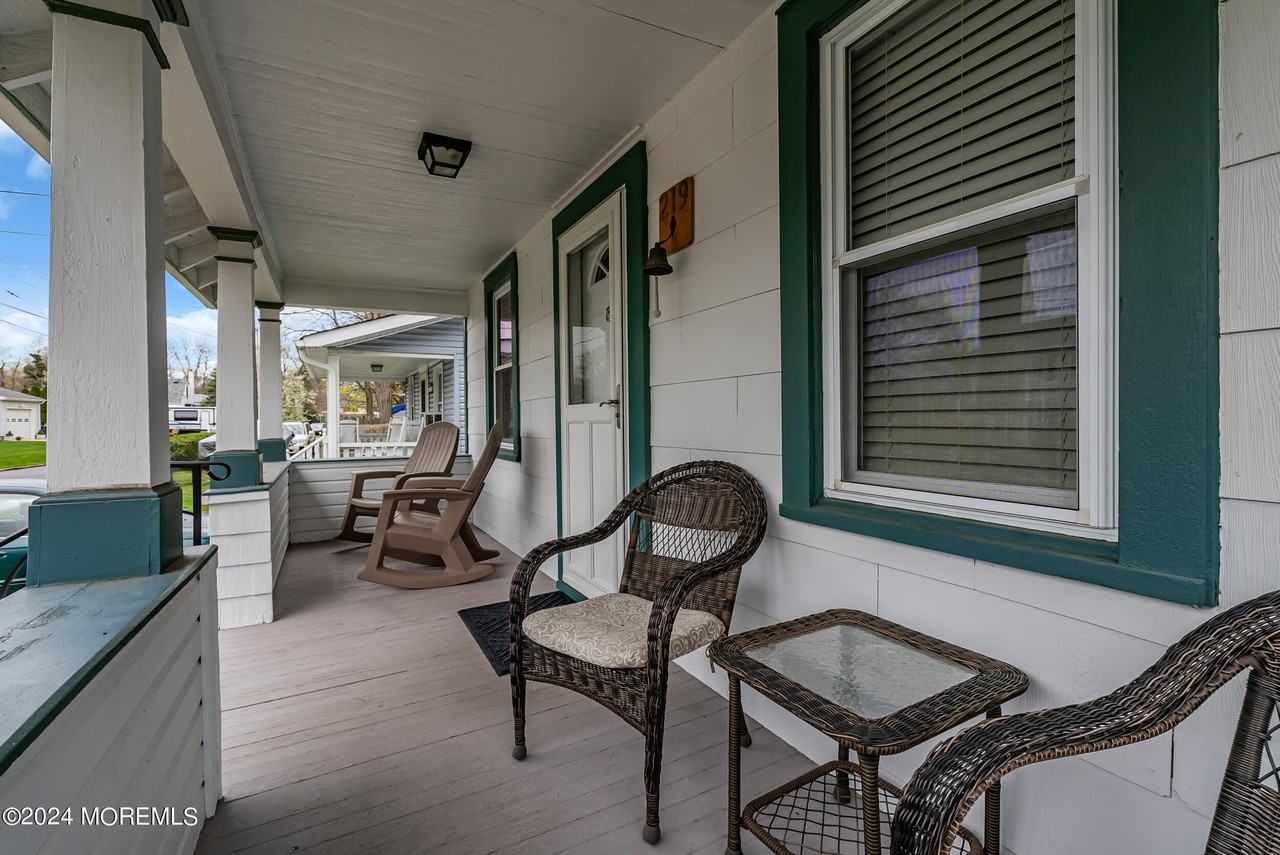 219 Harrison Ave - Photo 2 of 27