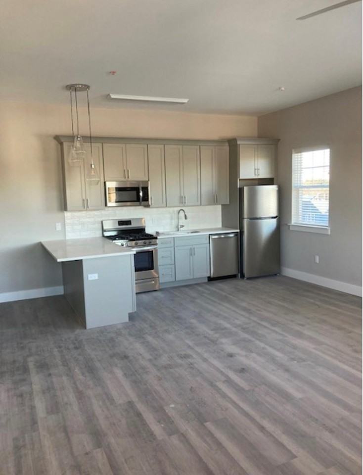 116 Waverly Ave - Photo 2 of 7