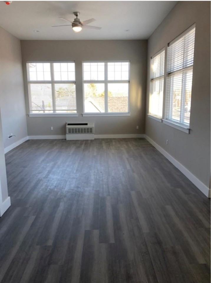 116 Waverly Ave - Photo 3 of 7