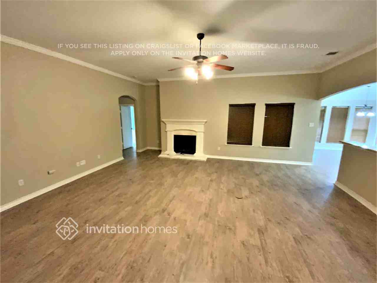 913 Sycamore St - Photo 2 of 13
