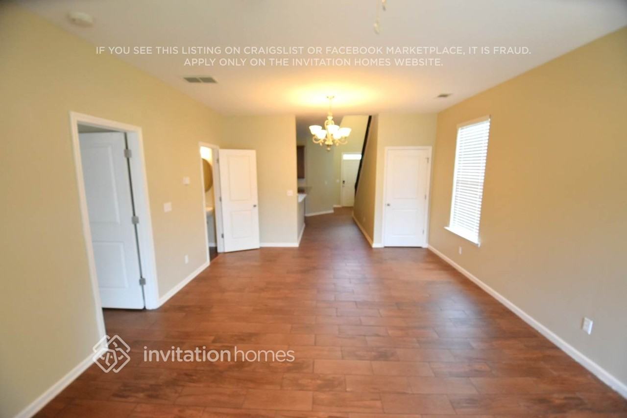 3755 Santa Rosa Way - Photo 3 of 6