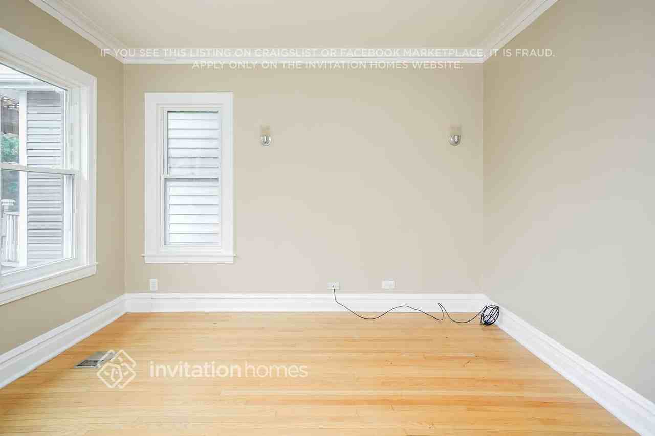 4548 W Altgeld St - Photo 6 of 19