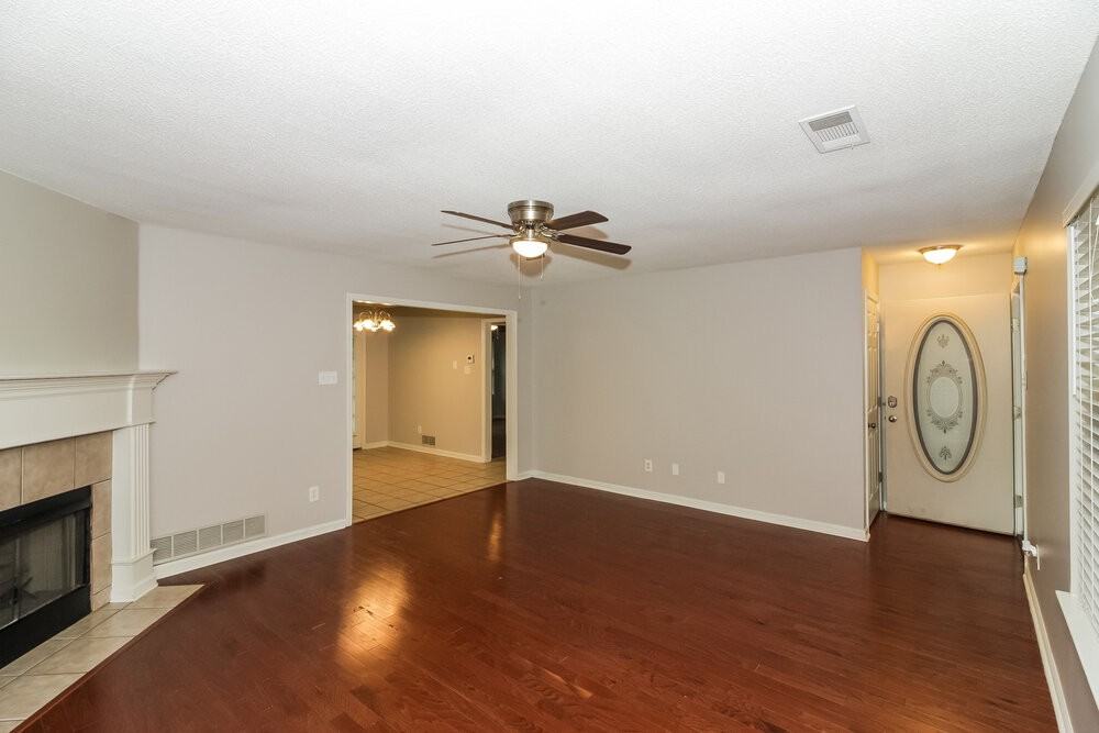 3412 Pendulum Dr E - Photo 4 of 17