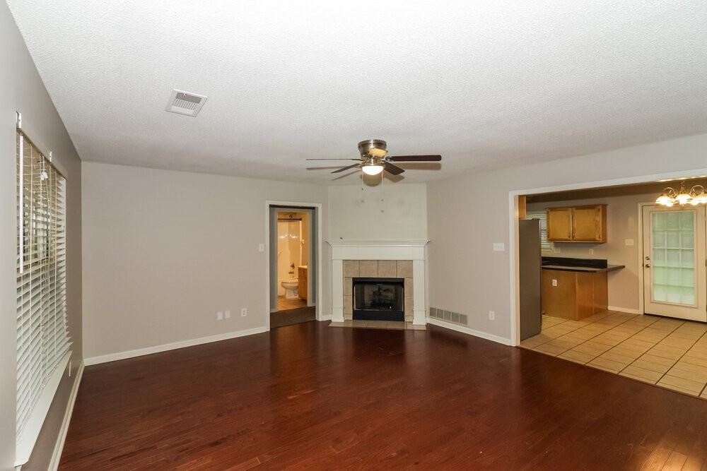 3412 Pendulum Dr E - Photo 5 of 17