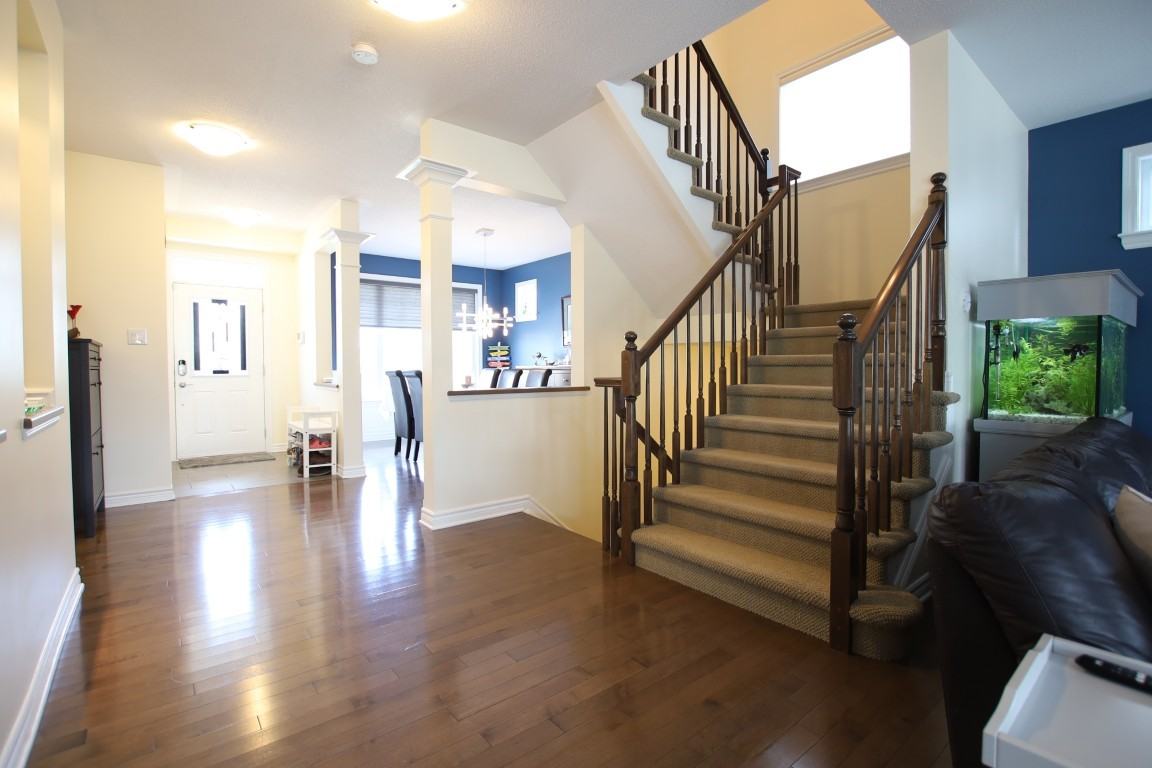 683 Birchland Cres - Photo 3 of 50