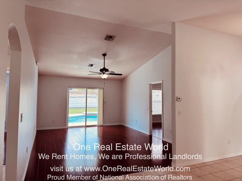 802 Wyoming Ave - Photo 6 of 49