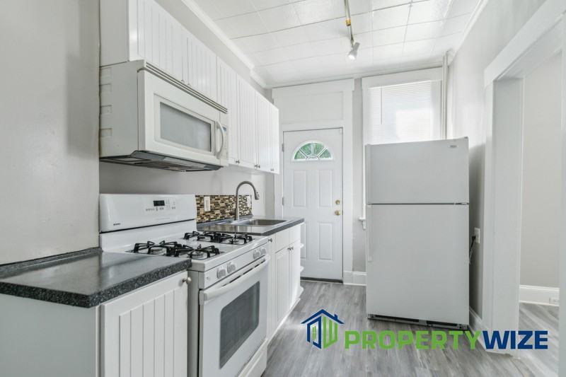 3343 Avondale Ave - Photo 3 of 20