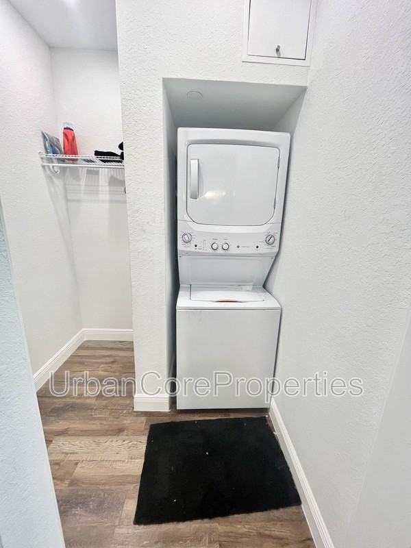 325 15th Ave Ne #3 - Photo 7 of 10