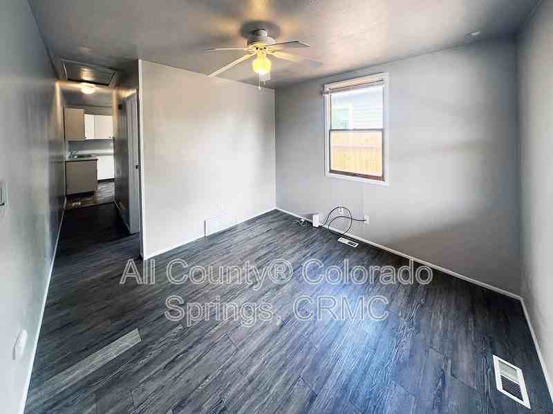 830 S Tejon St - Photo 2 of 17