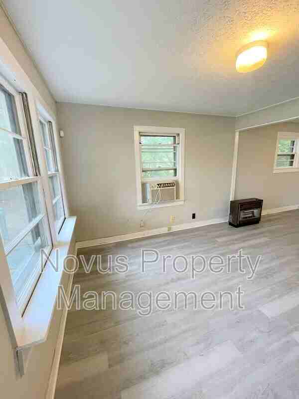 110 Austin Cir - Photo 3 of 16