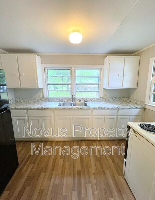 110 Austin Cir - Photo 6 of 16