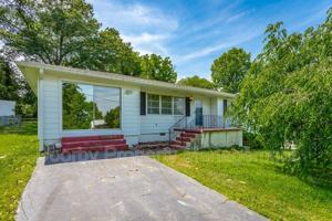 featured image of 186 Greens Lake Cir