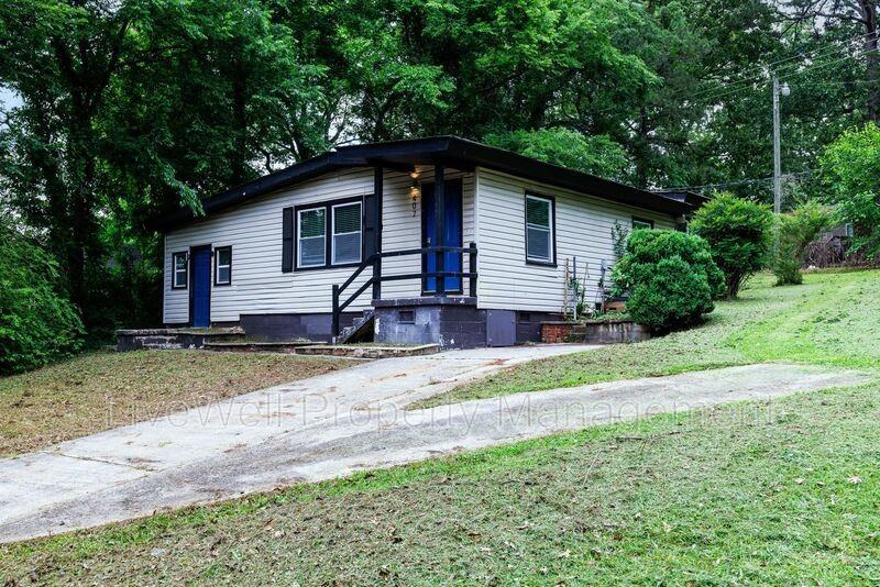 407 Westfield Dr - Photo 2 of 22