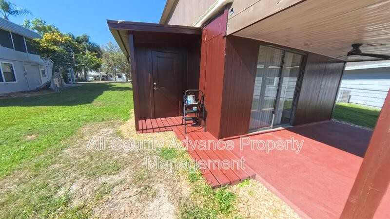 360 1st Ave N - Photo 5 of 16