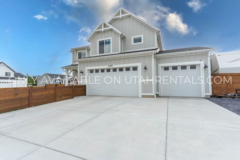 2599 Se - Photo 3 of 35