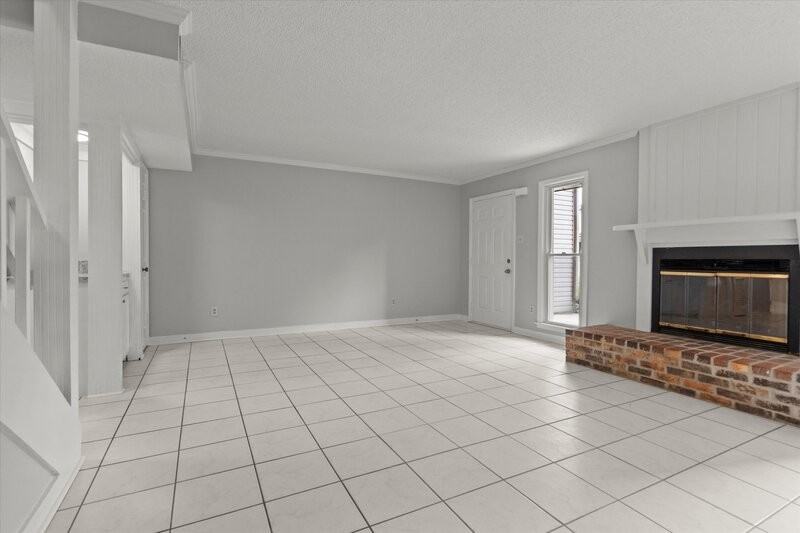 429 Russell St Ne - Photo 5 of 27