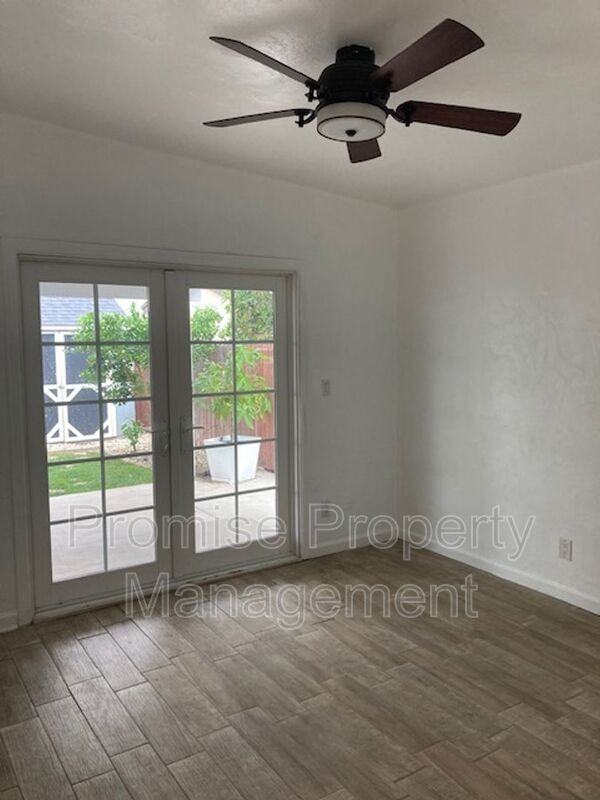 1209 Langford St - Photo 4 of 24