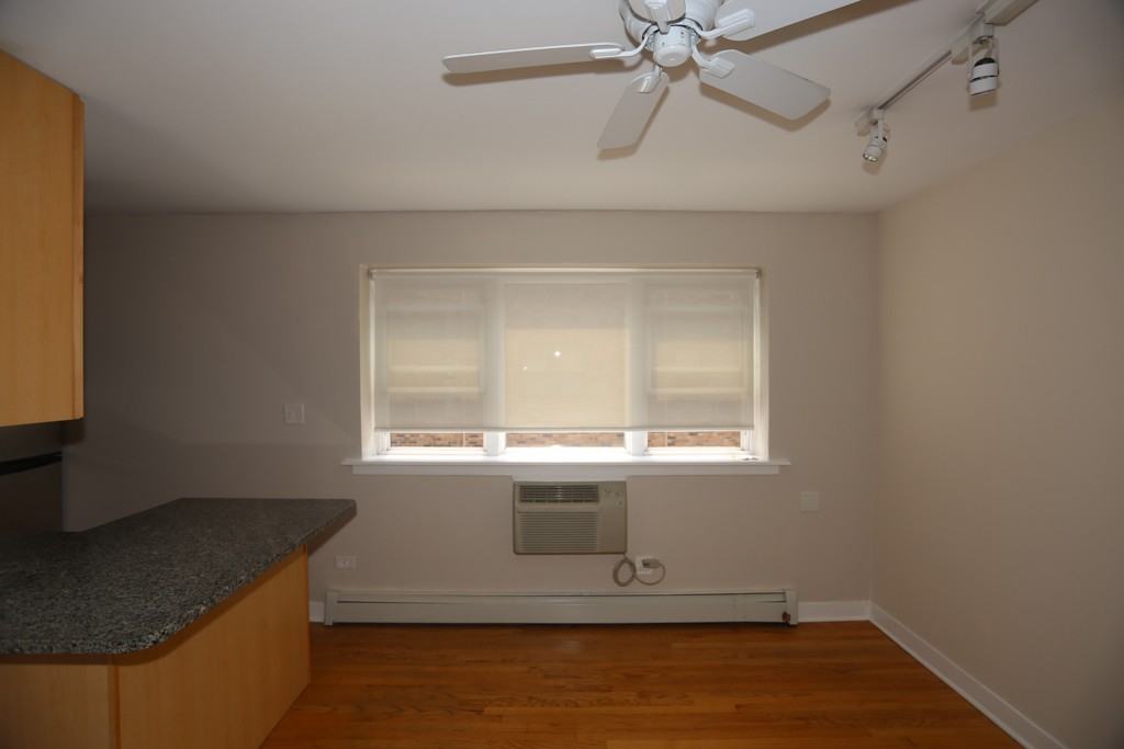 625 W Wrightwood Ave #402 - Photo 7 of 16