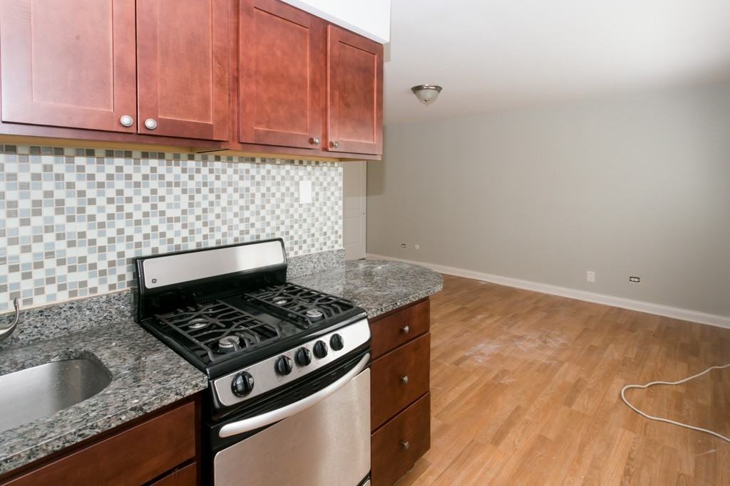 696 Elm Pl #105 - Photo 4 of 15