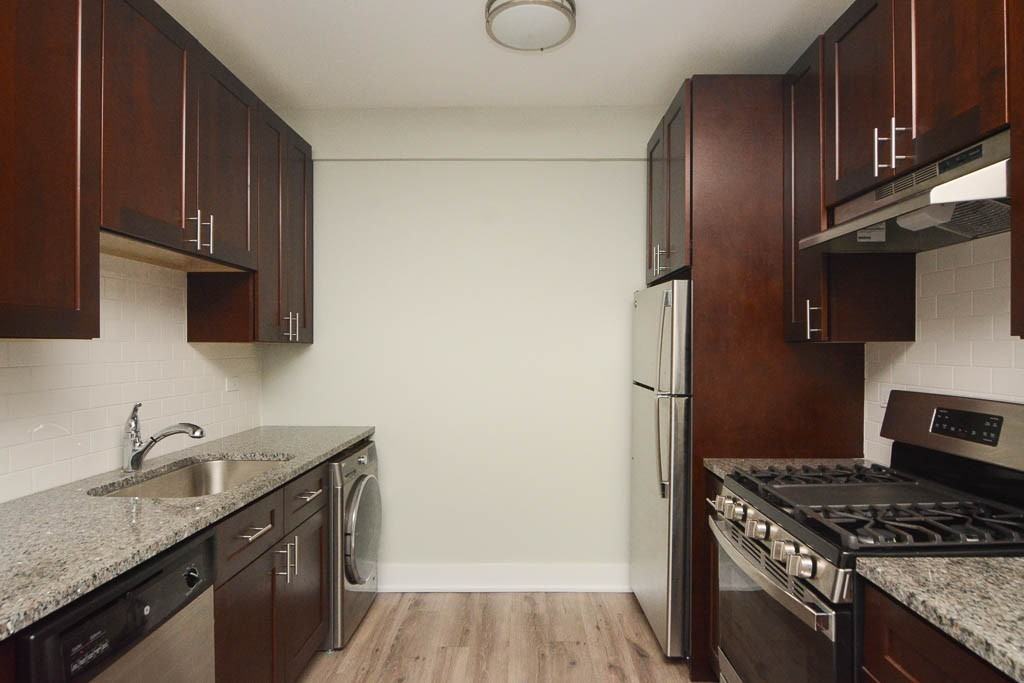 725 St Johns Ave #03 - Photo 2 of 21