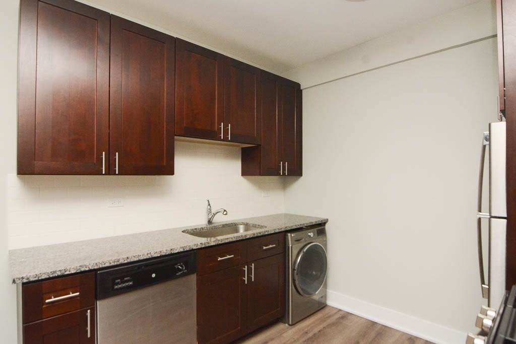 725 St Johns Ave #03 - Photo 4 of 21