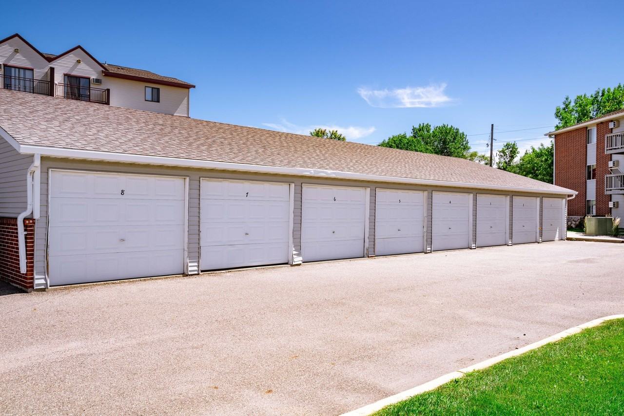 3346 W Saint Germain St - Photo 3 of 22